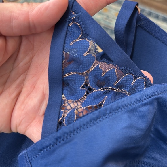 NWT • Maidenform • Underwire • Love The Lift Smoothing Lace Demi Push-up • 40D - Picture 7 of 7